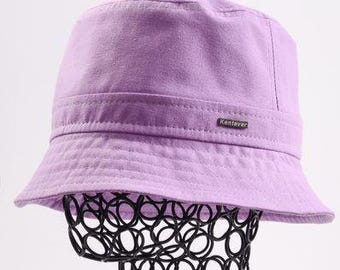Práctico sombrero Panamá con detalle de perforaciones para mujer, sombrero tipo cubo de verano en color blanco lechoso, perfecto para uso diario.
