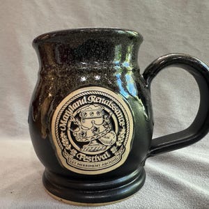 Kubek Maryland Renaissance Festival 2022, ręcznie robiony, ceramika Grey Fox