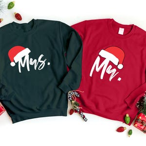 Santa Hat Mr & Mrs Christmas Sweatshirt, Christmas Newlywed Couple Sweatshirt, Xmas Holidays Matching Jumper, Wife Husband Xmas Eve Outfits