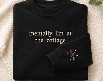 Psychisch bin ich im Cottage Besticktes Sweatshirt, Hockey Romanze LGBT Rundhals-Sweatshirt, Kuscheliger Buch-Liebhaber-Pullover, Heißes Rivalität-Fan Geschenk