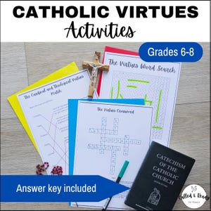 Op de afbeelding: Educatief materiaal voor de groepen 6-8, met een houten kruisbeeld, werkbladen met titels als "The Virtues Word Search" en "The Virtues Crossword", en een boek getiteld "Catechismus van de Katholieke Kerk". De tekst "Answer key included" is ook zichtbaar.