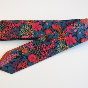 Liberty of London Skinny Tie in Psychedelic Floral // Retro, Cotton & Silk Necktie