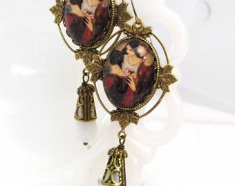 Pendientes cabujones de cristal prerrafaelita, latón // Art Nouveau, joyería de bellas artes