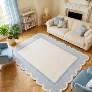 Tapis bleu festonné et ivoire tufté à la main | décoratif fait main personnalisé | Tapis pour chambre de bébé Cottagecore | Tapis de salon de luxe | Tapis en peluche douce