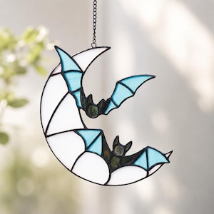 Gotische vleermuis-maan glas-in-lood raamhanger, Halloween raamdecoratie, handgemaakte glasdecoratie