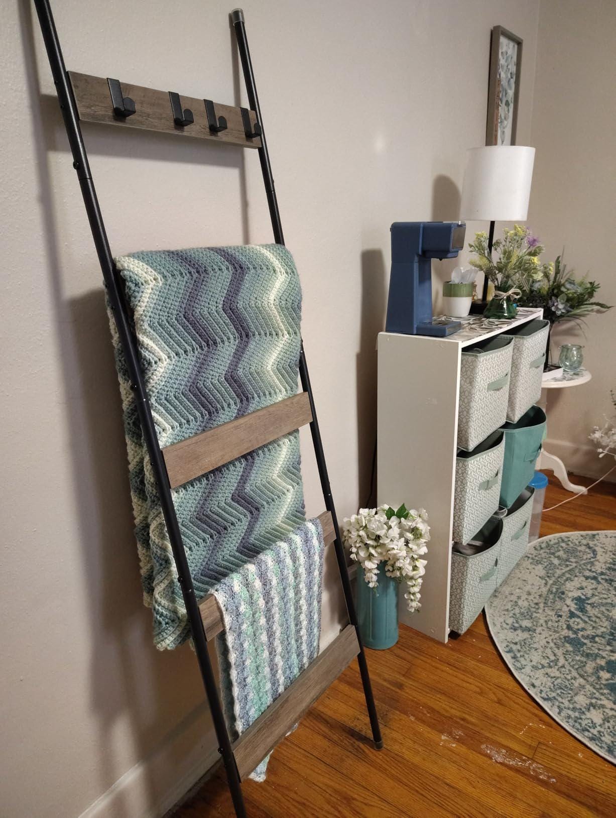 Diy Blanket Holder At Home Blanket Ladder Corner Ladder Rack
