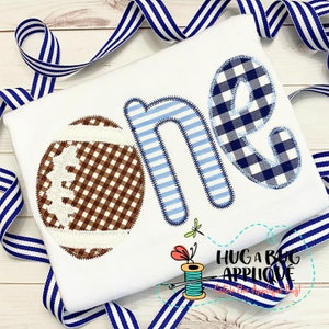 Applique Design Football One au point zigzag 5 x 7 6 x 10 8 x 8 8 x 12