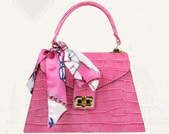 Borsa a tracolla in pelle italiana rosa con stampa coccodrillo, fatta a mano a Firenze per donna