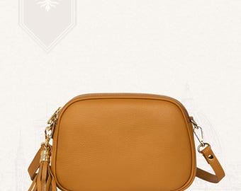 Brown Italian Leather Crossbody Camera Bag Handmade in Florence for Women, Leather Shoulder Purse With Tassel