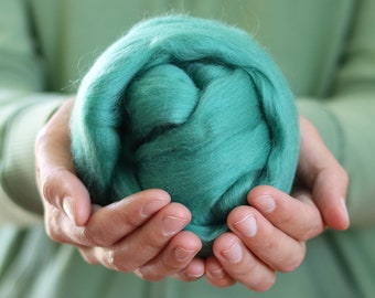 Merino Wool Roving in Tide Pool, Combed Tops, Needle Felting, Turquoise, Wet Felting, Nuno Felting, Weaving, Arm Knitting, Chunky Yarn