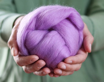 Merino Wool Roving in Lilac Purple, Combed Tops, Needle Felting, Wet Felting, Nuno Felting, Weaving, Arm Knitting, Chunky Yarn