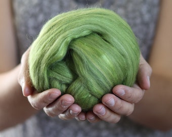 Merino Wool/Silk Blend Roving in Parrot Green, Needle Felting, Wet Felting, Nuno Felting, Weaving, Arm Knitting, Chunky Yarn, DHG