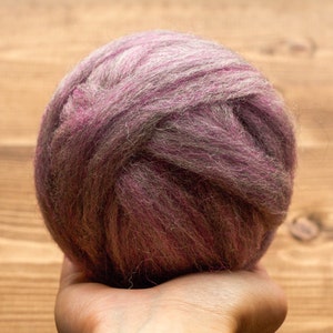 Wool Roving for Needle Felting, Wet Felting, Lilac Purple, Spinning, Dyed Felting  Wool, Light Purple, Violet, Fiber Art Supplies 