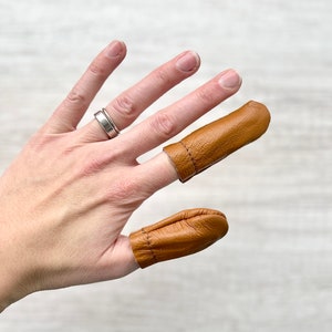 Leather Finger Guards for Needle Felting, Finger Cots, Leather Thimble, 1 Pair