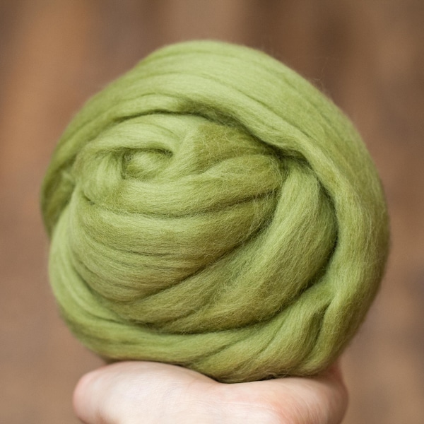 Merino Wool Roving in Asparagus Green, Needle Felting, Wet Felting, Nuno Felting, Weaving, Arm Knitting, Chunky Yarn, by DHG