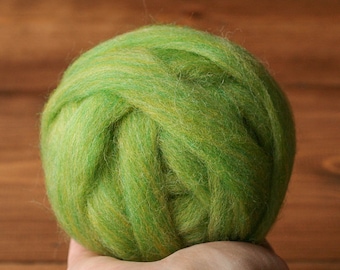 Mèche de laine Green Apple pour le feutrage à l&#39;aiguille - Feutrage humide, filage, gros fil, tissage - 1 once.