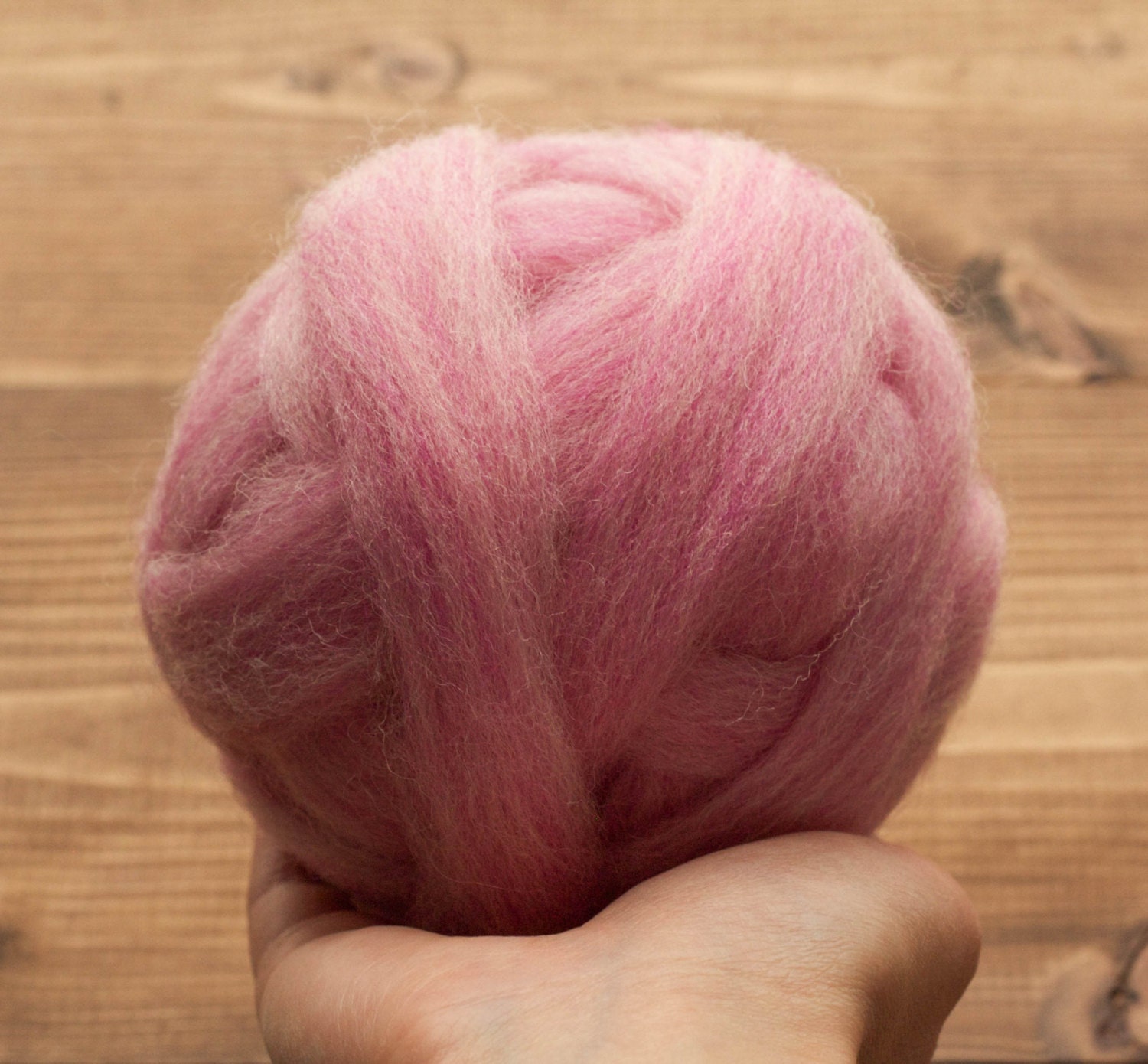 Pink Peony Wool Roving for Needle Felting, Wet Felting, Spinning, Light  Pink, Fiber Art Supplies 