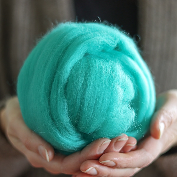 Merino Wool Roving in Turquoise, Combed Tops, Needle Felting, Wet Felting, Nuno Felting, Weaving, Arm Knitting, Chunky Yarn