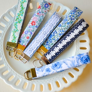 Custom Fabric Key Fob Wristlet Handmade Keychain Lanyard for Women Sweet Sixteen Gift for Her Bridesmaid Gift for New Driver Keychain strap Blue Rose Cottage