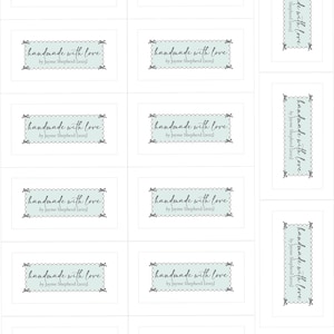 Op de afbeelding: Een verzameling rechthoekige en verticale labels met de tekst "handmade with love" in een scriptlettertype, omlijst door een geschulpte rand. De tekst "by Jayme Shepherd (2025)" staat eronder. De labels zijn lichtblauw op een witte achtergrond.