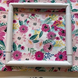 Handmade Floral Cross Stitch Project Bag and Notions Pouch, Needlework Organizer, Travel Craft Bag afbeelding 6