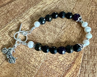 Onyx, Fresh water Pearl  Bracelet