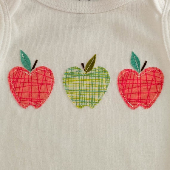 Items similar to Little Apples Appliqued Onesie Pink & Green (newborn