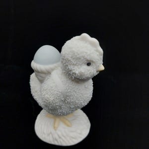 Department 56 Snowbunnies Small Chick Figurine 24276, Vintage Dept 56 Bobblehead Easter Decor, Porcelain Chick Carrying Egg Backpack, Spring