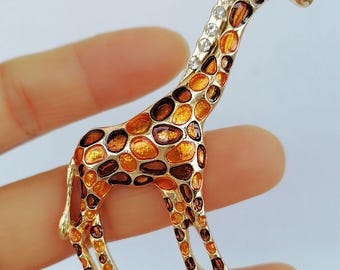 Broche único de jirafa con esmalte marrón y cristales de imitación transparentes CDB6636H