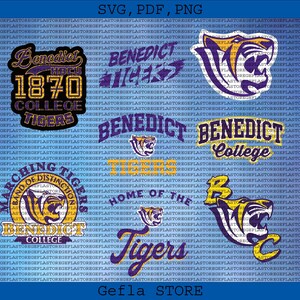 Könnte beinhalten: Eine Sammlung von Benedict College Tigers Logos und Textdesigns in Lila, Gold und Weiß auf blauem Hintergrund. Enthält die Wörter "Benedict", "College" und "Tigers".