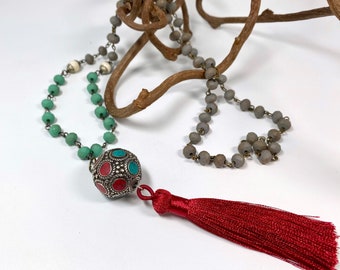 Türkis und rot Koralle Mosaik Anhänger Halskette | Rosenkranz Kette mit Seide Quaste