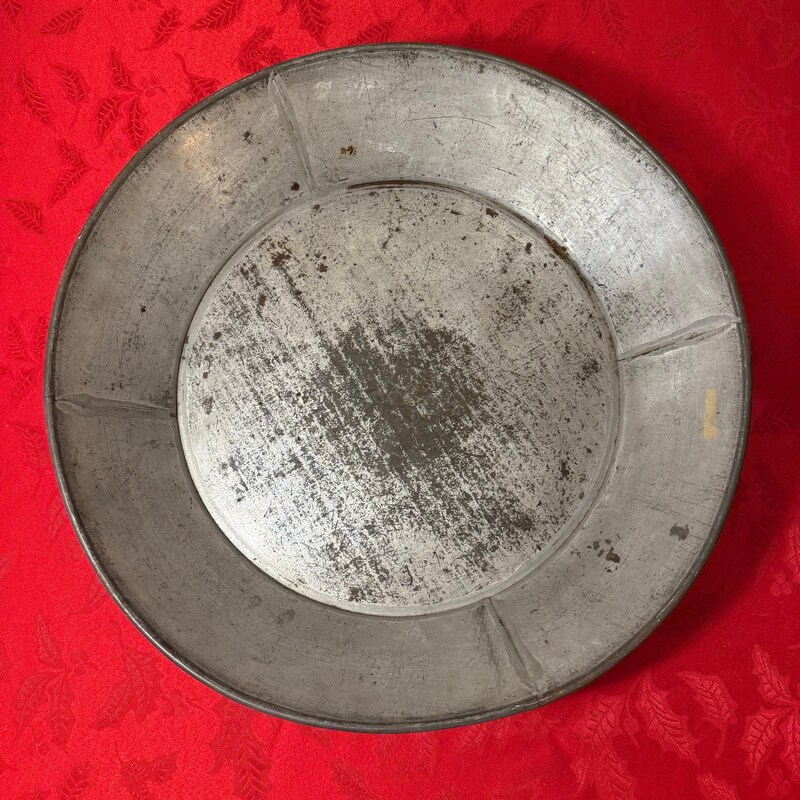 Photo inspiration: Galvanized Rusted Metal Fish Bowl Reference: Galvanized Bowl