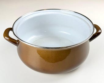 Vintage brown enamelware pot 9.5 inch handled cooking pot retro kitchen decor estimated 1970s