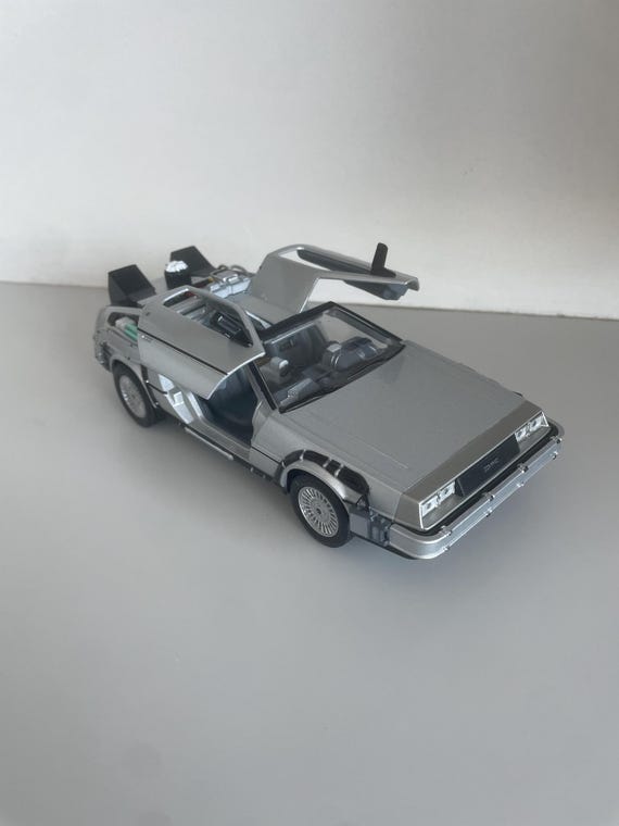 Back to the Future Delorean Time Machine Replica – Diecast