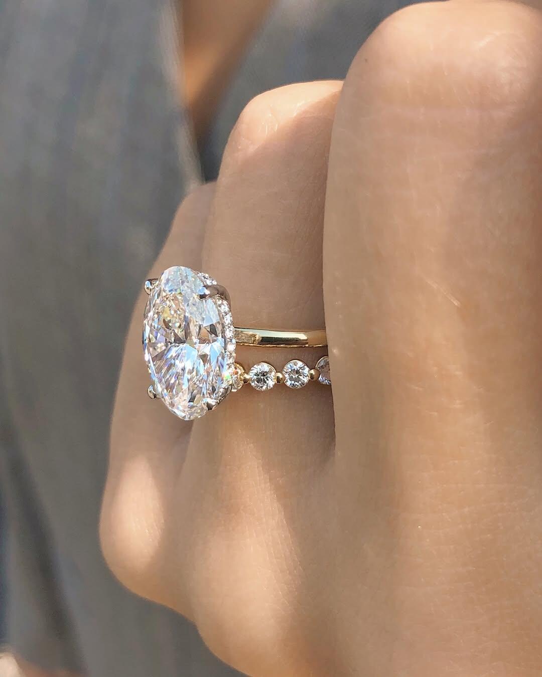 Oval Cut Moissanite Engagement Ring Set, 14K Gold Stackable Wedding ...