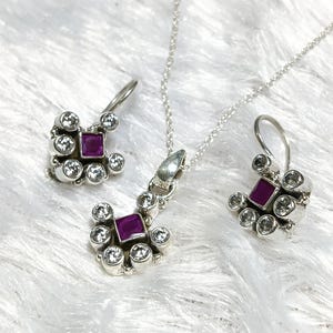 Conjunto de joyas delicadas de rubí y circonita cúbica - Plata de ley 925 - Pendientes minimalistas, collar, colgante con cadena