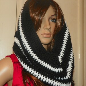 Cowl and Fingerless Gloves Pick from the Cowl or the Set Black and White image 3