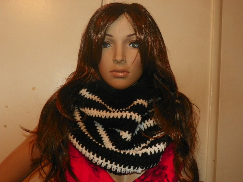 Cowl and Fingerless Gloves Pick from the Cowl or the Set Black and White image 2