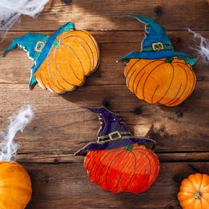 Wooden Halloween pumpkin pin badge Rustic autumn hand painted pumpkin ornament Resin brooch Cute lapel pin Backpack pin Spooky season gift