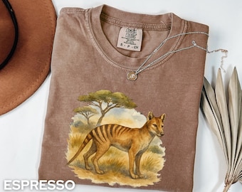 Comfort Colors Thylacine T Shirt - Tasmanian Tiger Short Sleeve Tee, Extinct Animal Lover Gifts, Unique Nature Wildlife Shirts, Gift for Her