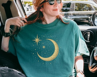 Camiseta Luna Comfort Colors: Gráfico vintage de luna creciente celestial y estrellas, astrología minimalista, camiseta cósmica bohemia, regalo para amantes del espacio.