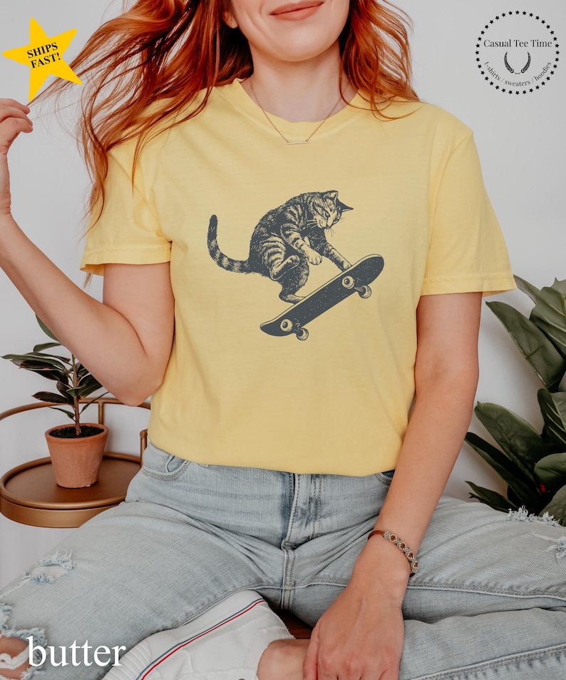 Camiseta de gato patinando, camiseta vintage de gato con colores cómodos, regalo divertido de cumpleaños para patinadores y amantes de los gatos. Butter