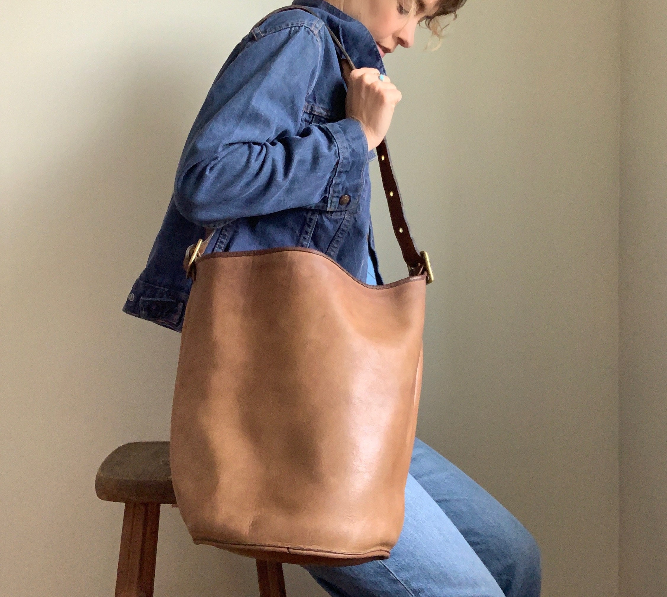 Vintage Coach Duffle Sac Bucket XL Tan