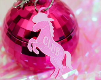 Ciondolo pony rosa - Portachiavi cowgirl civettuola stampato in 3D e accessorio per borsa ispirato alla principessa del Midwest