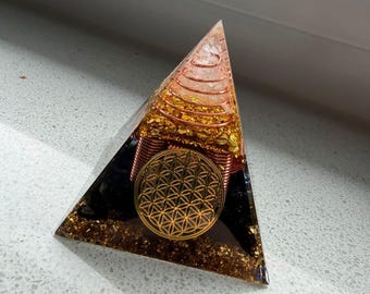 5G Fighter Orgonit Pyramide – Schutz vor Elektrosmog – Blume des Lebens – Energiepyramide – Spirituelle Deko – Meditation & Harmonisierung