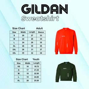 Pu&ograve; includere: Immagine di una felpa Gildan con tabelle delle taglie per adulti e ragazzi. La tabella delle taglie per adulti include le misure di larghezza, lunghezza e lunghezza delle maniche. Vengono mostrate due felpe, una arancione e una verde scuro.