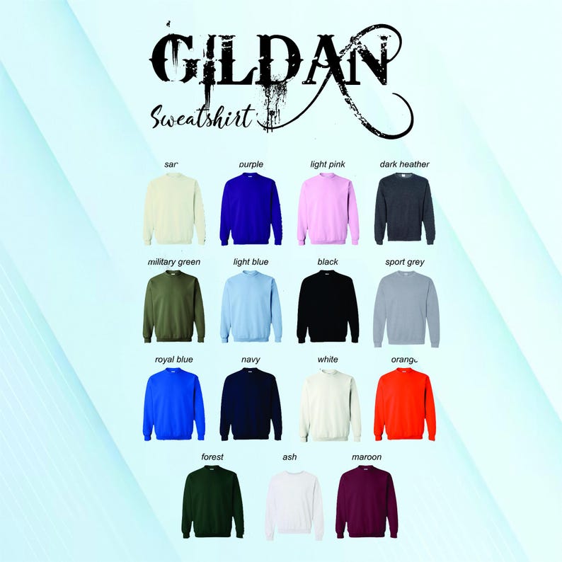 Pu&ograve; includere: Esposizione di felpe Gildan in vari colori, tra cui sar, viola, rosa chiaro, grigio scuro, verde militare, azzurro, nero, grigio sport, blu reale, blu navy, bianco, arancione, foresta, cenere e bordeaux. La parola "Sweatshirt" &egrave; scritta sotto.