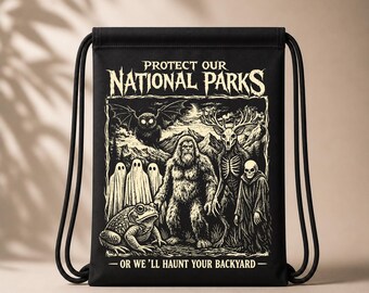 Torba na zakupy i worek na prezenty „Protect Our National Parks”, torba kempingowa z motywem kryptydy, torba prezentowa z motywem upiornego lasu, torba z grafiką z motywem ducha Wielkiej Stopy, torba z motywem horroru