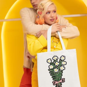 Daisy Bouquet Tote Bag: Eco-Friendly Reusable Canvas Shopping Bag