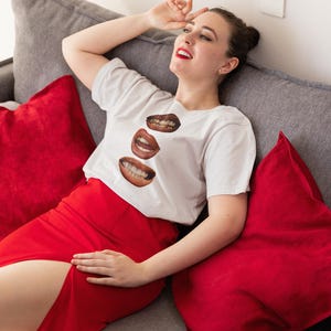 Triple Lips Graphic Tee: Urban Streetwear Shirt